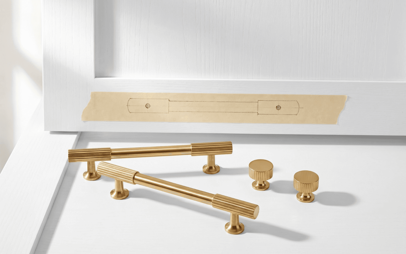 Cabinet Pulls vs Knobs: Which Is Right for Your Cabinets?