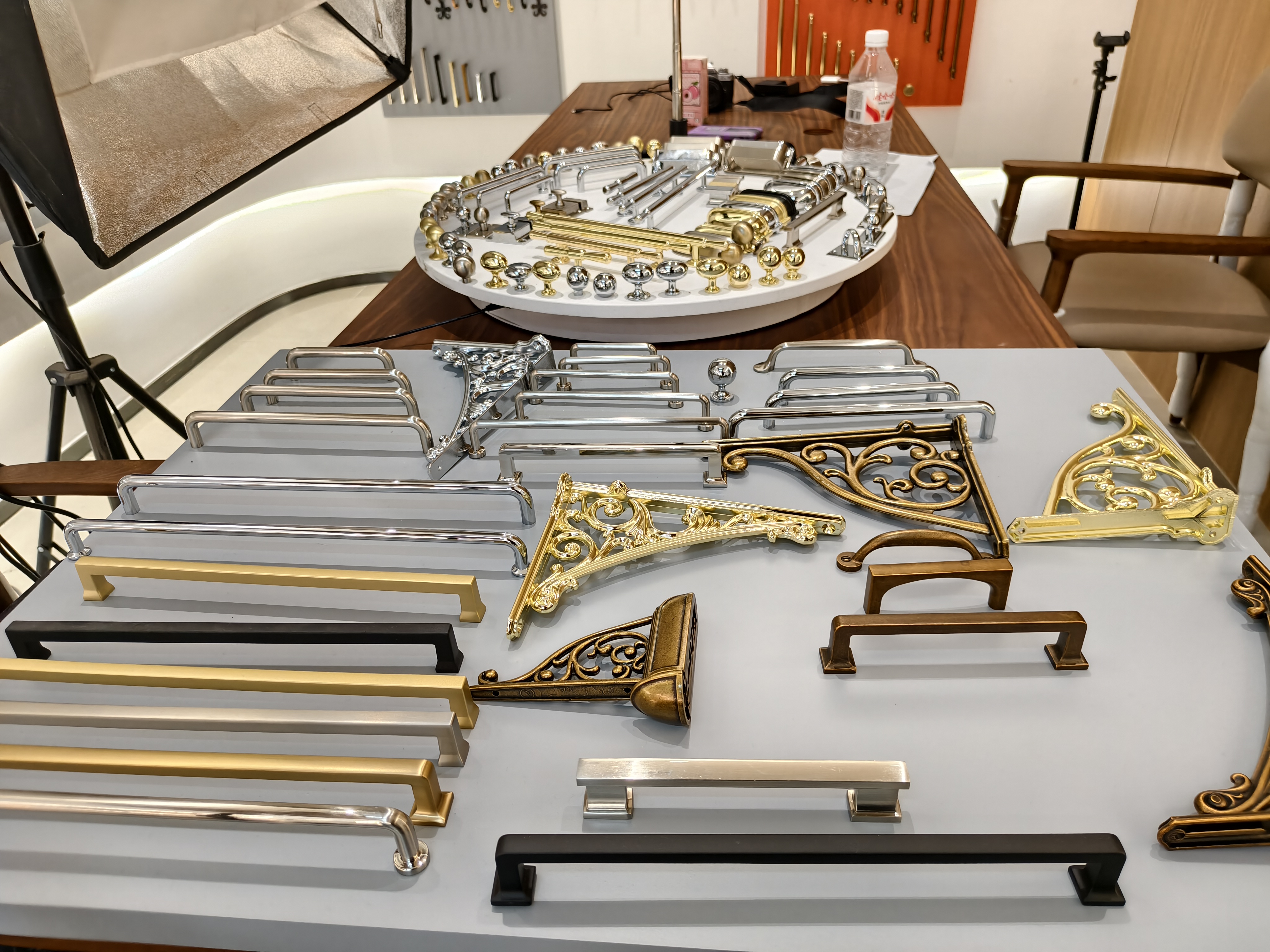 Hardware sample and showroom display